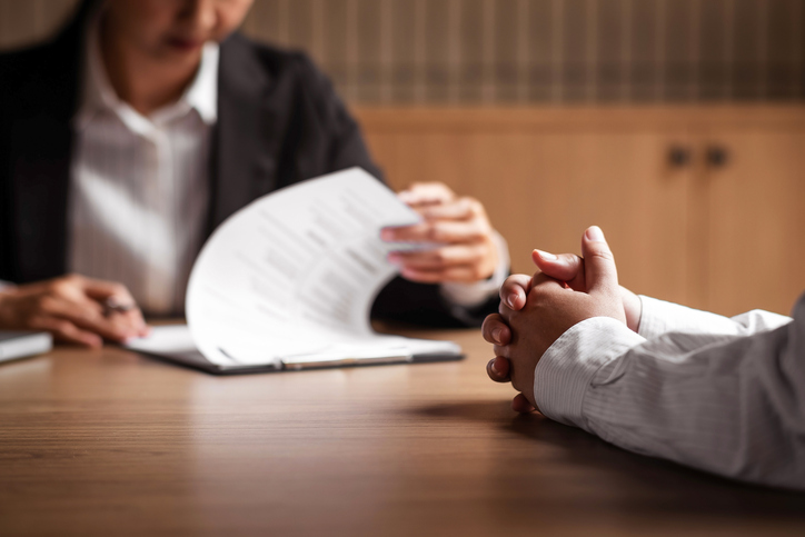 Servicios de abogacía y procuradores